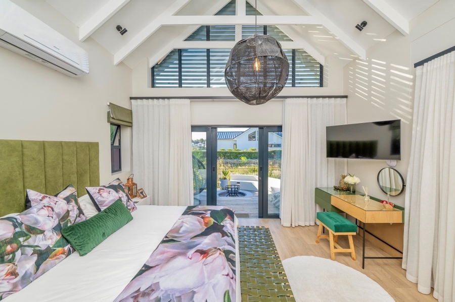 5 Bedroom Property for Sale in Pearl Valley at Val de Vie Western Cape